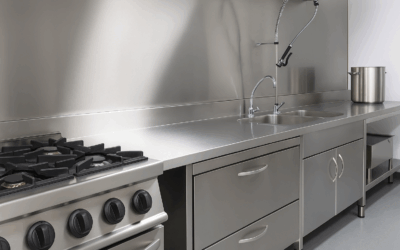 Crédences inox sur mesure : la solution hygiène et design pour les cuisines professionnelles